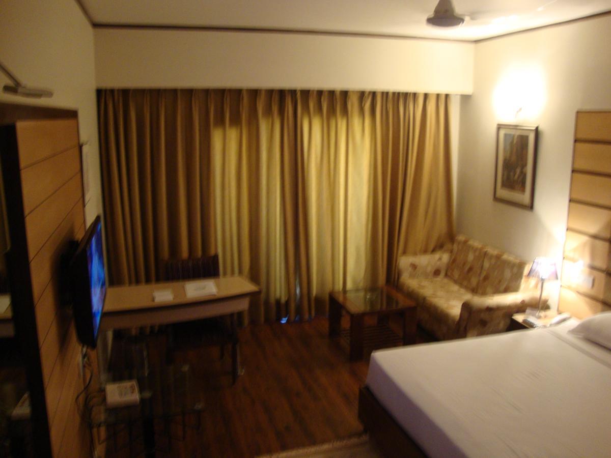 Hotel North Park Panchkula Exterior foto