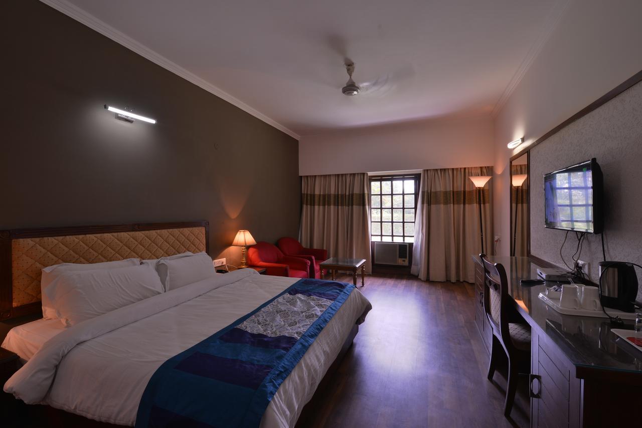 Hotel North Park Panchkula Exterior foto